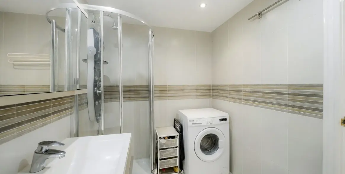 Sale of middle floor apartment in Benalmadena 13