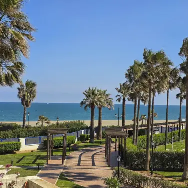 Sale of middle floor apartment in San Luis de Sabinillas