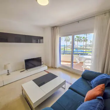 Sale of middle floor apartment in San Luis de Sabinillas