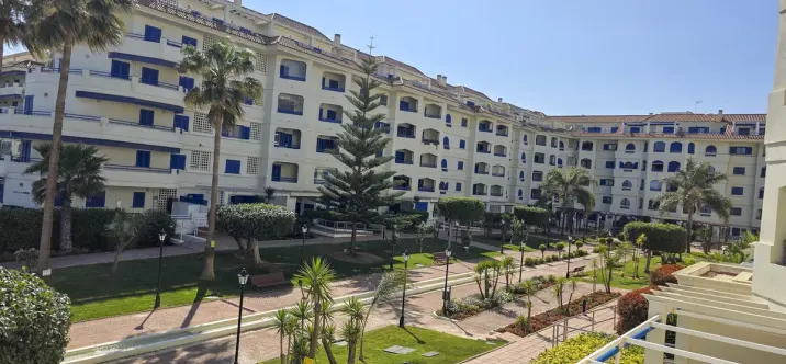 Sale of middle floor apartment in San Luis de Sabinillas 4