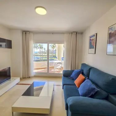 Sale of middle floor apartment in San Luis de Sabinillas