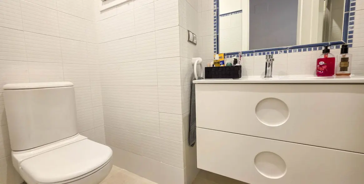 Продажа апартаментов на среднем этаже в San Luis de Sabinillas 10