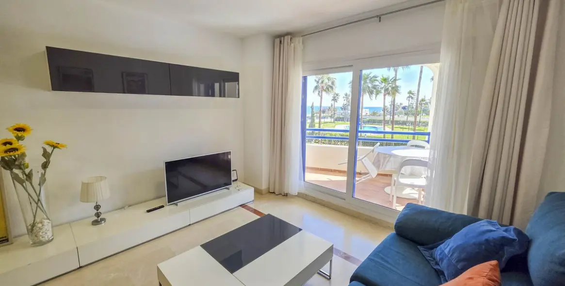 Продажа апартаментов на среднем этаже в San Luis de Sabinillas 17