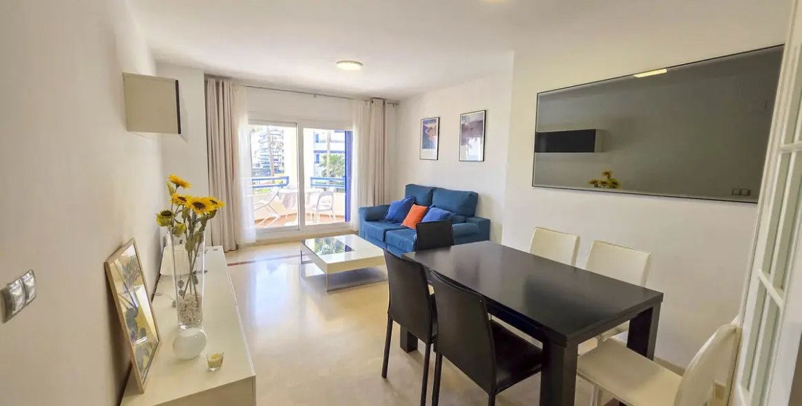 Продажа апартаментов на среднем этаже в San Luis de Sabinillas 18