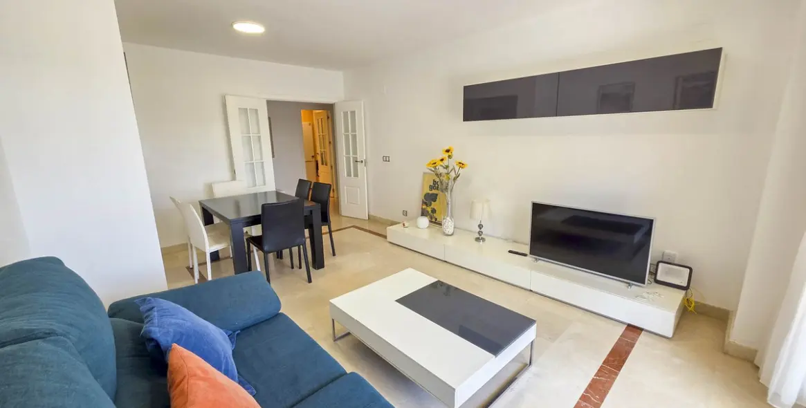 Продажа апартаментов на среднем этаже в San Luis de Sabinillas 19