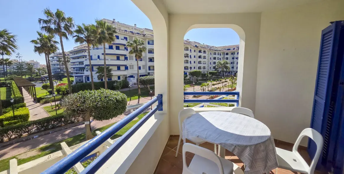 Продажа апартаментов на среднем этаже в San Luis de Sabinillas 20