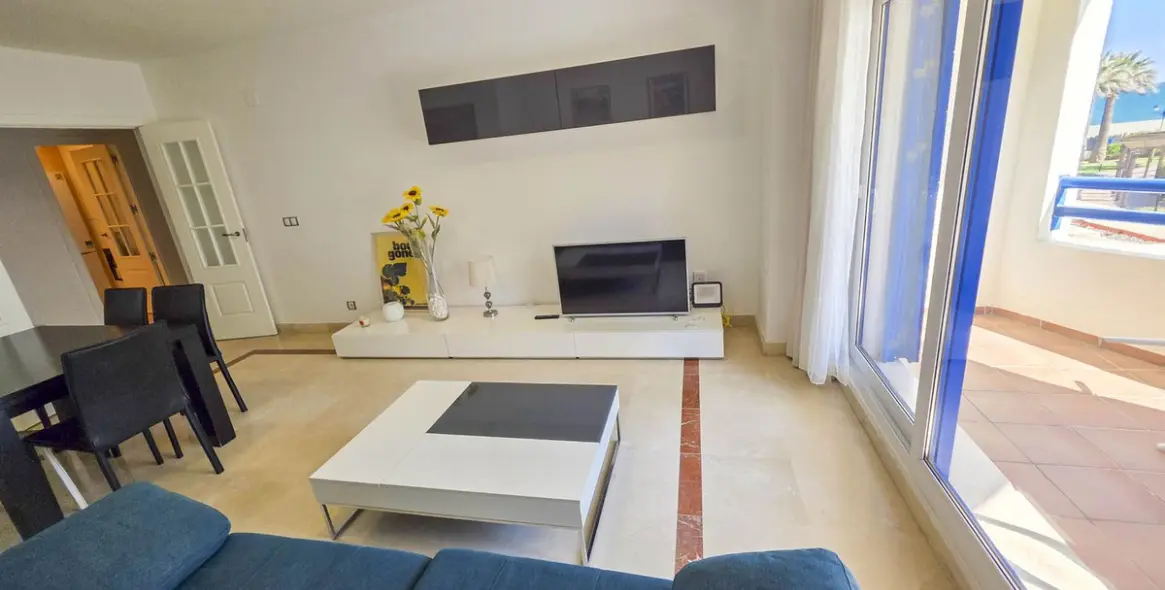 Продажа апартаментов на среднем этаже в San Luis de Sabinillas 21