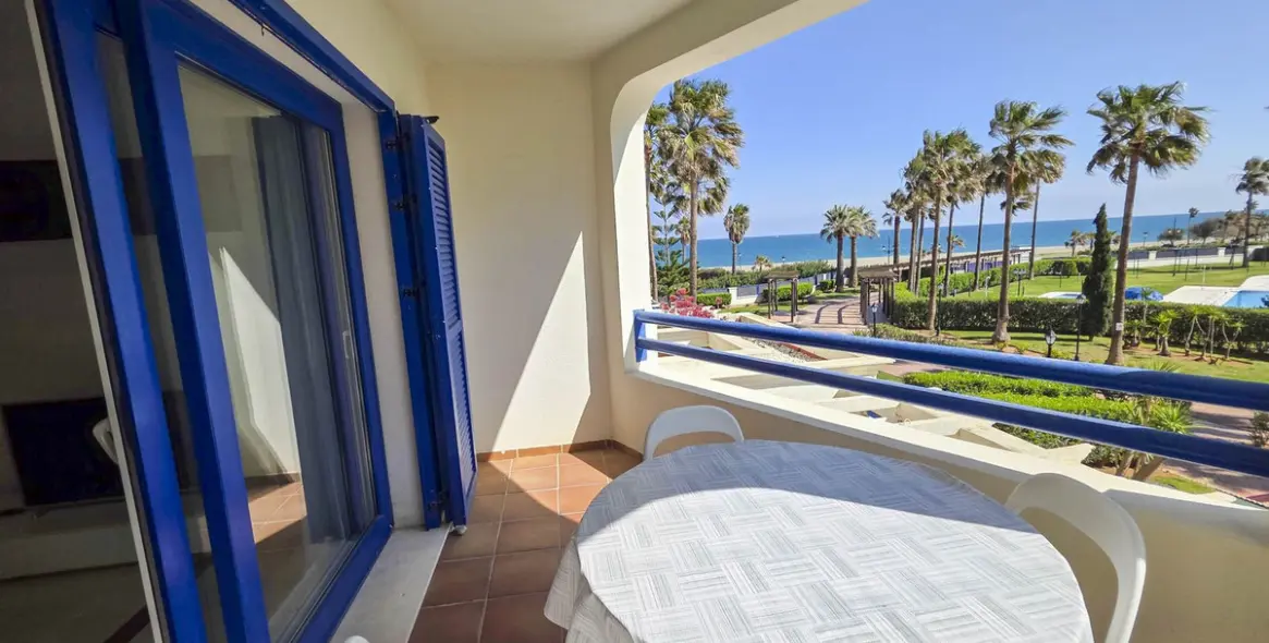 Продажа апартаментов на среднем этаже в San Luis de Sabinillas 22