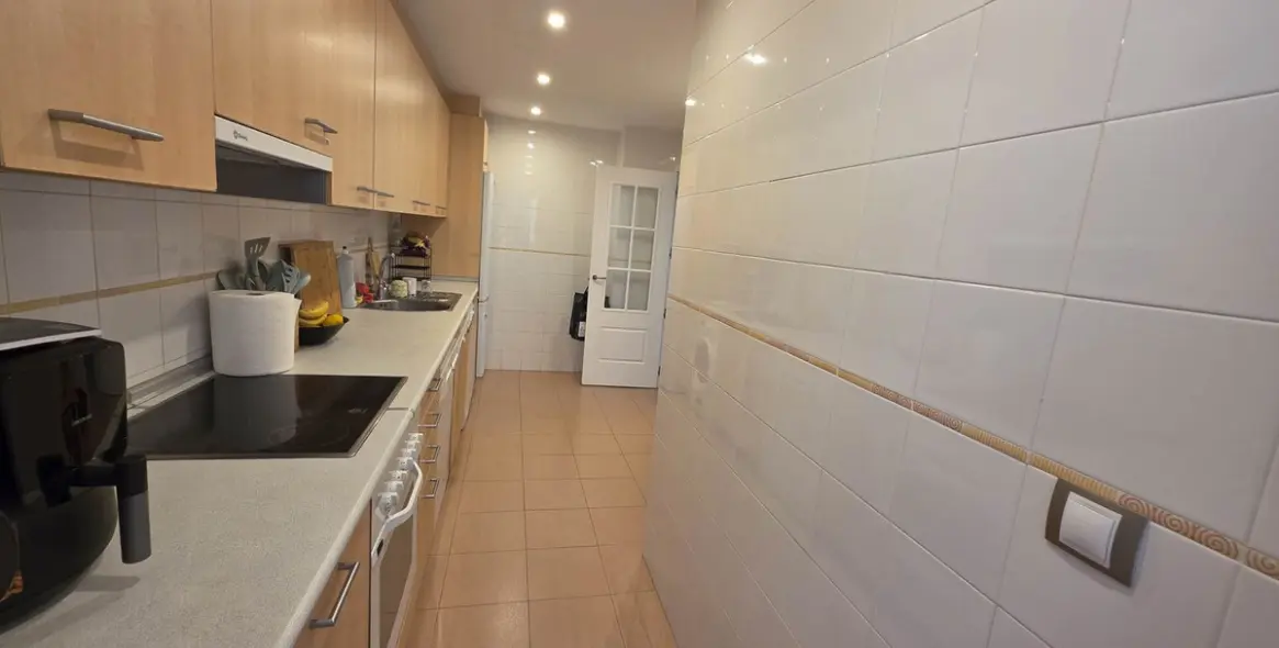 Продажа апартаментов на среднем этаже в San Luis de Sabinillas 24