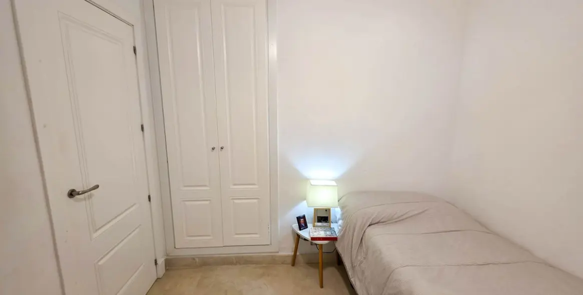 Продажа апартаментов на среднем этаже в San Luis de Sabinillas 30