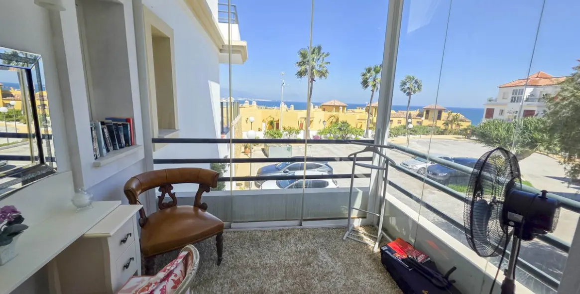 Sale of ground floor apartment in La Duquesa 15