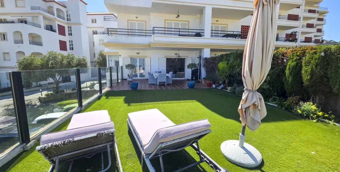 Sale of ground floor apartment in La Duquesa 18