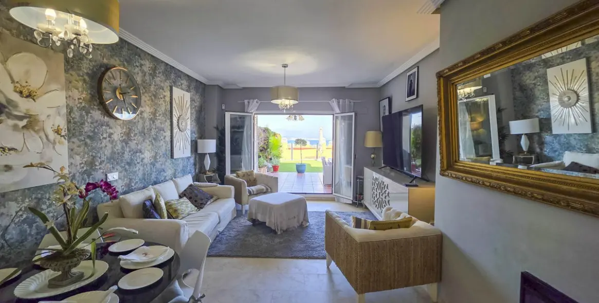 Sale of ground floor apartment in La Duquesa 26