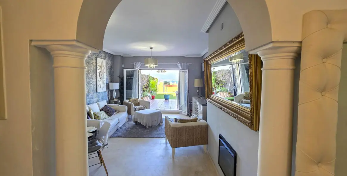 Sale of ground floor apartment in La Duquesa 42