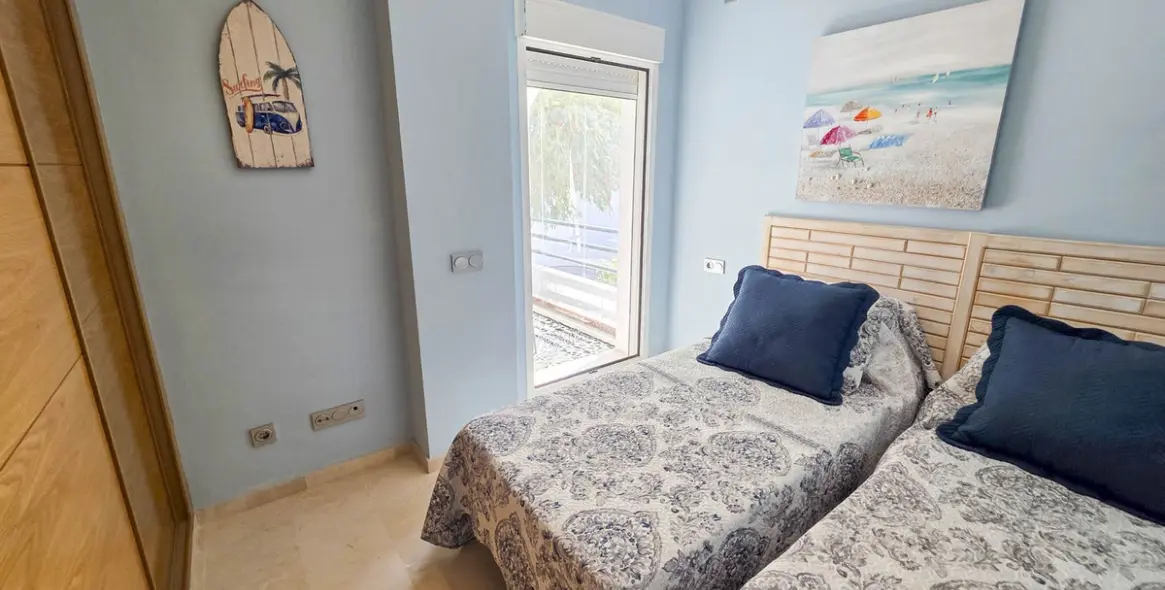 Sale of ground floor apartment in La Duquesa 76