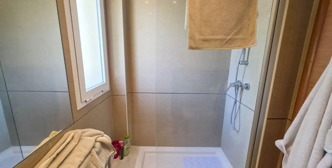 Sale of ground floor apartment in La Duquesa 84