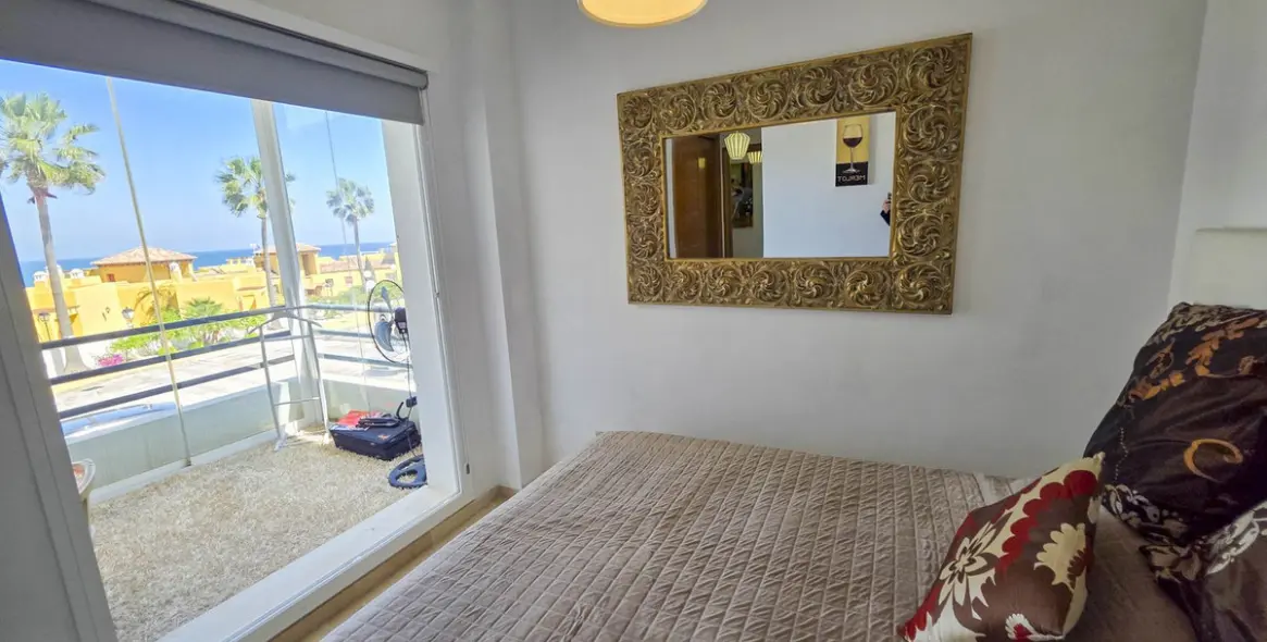 Sale of ground floor apartment in La Duquesa 86
