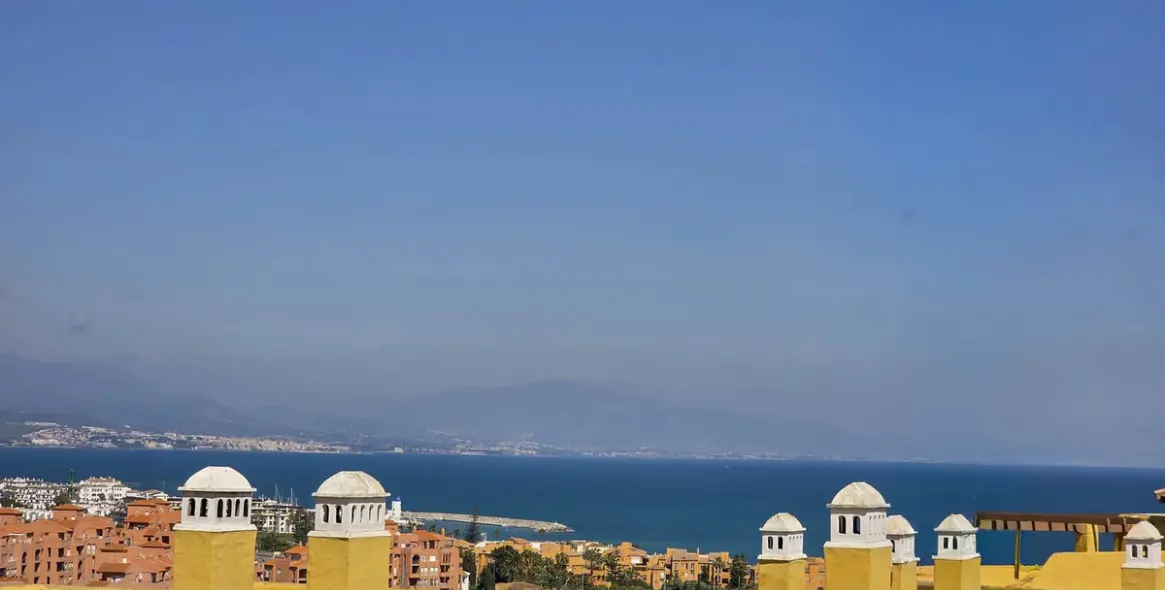 Sale of ground floor apartment in La Duquesa 88