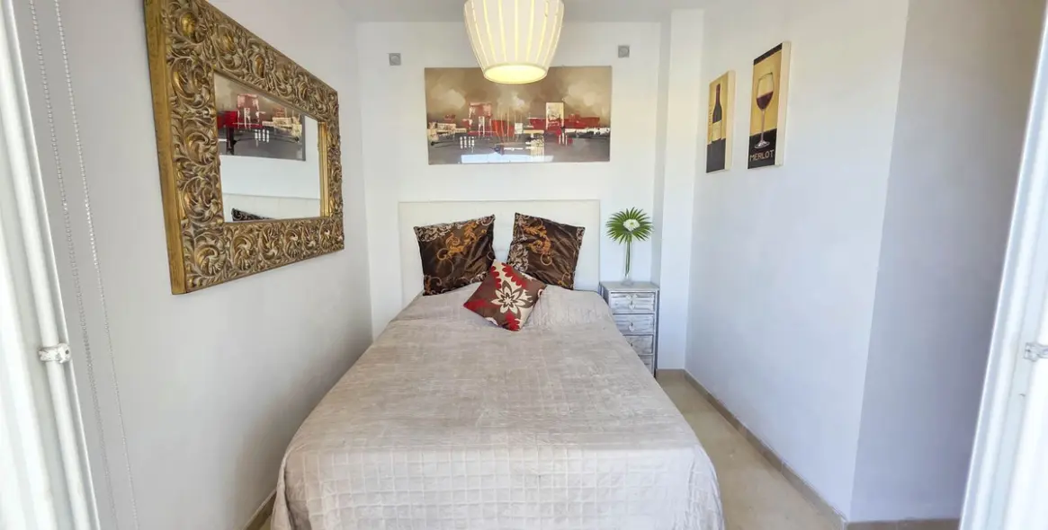 Sale of ground floor apartment in La Duquesa 89