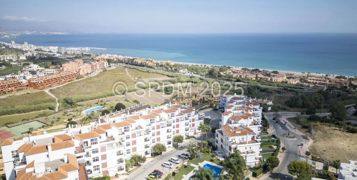 Sale of ground floor apartment in La Duquesa 98