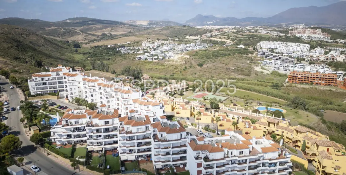 Sale of ground floor apartment in La Duquesa 100