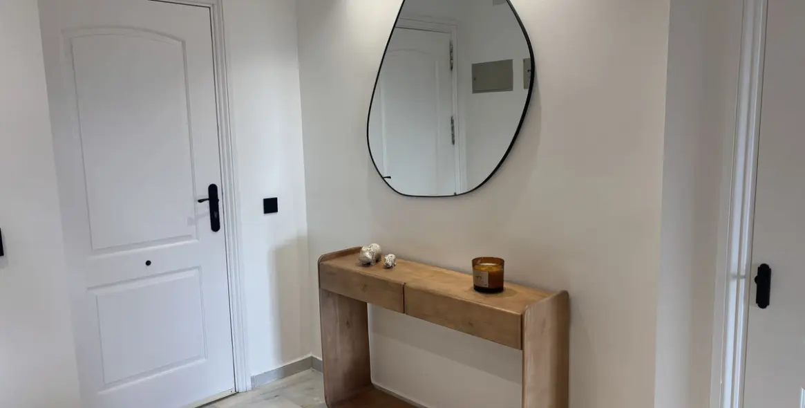 Venta de apartamento en planta media en Calahonda 11