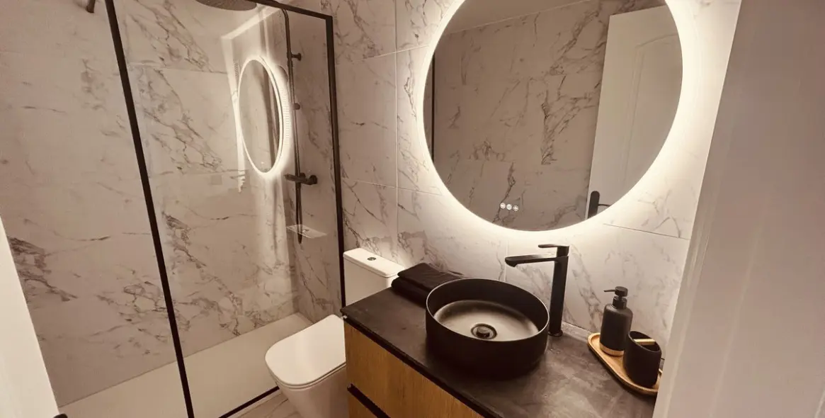 Venta de apartamento en planta media en Calahonda 12