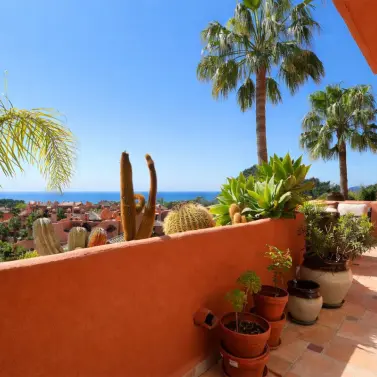 Sale of middle floor apartment in La Mairena