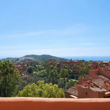 Sale of middle floor apartment in La Mairena