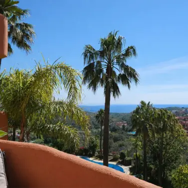 Sale of middle floor apartment in La Mairena