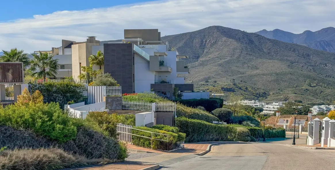 Sale of middle floor apartment in La Cala Golf 1