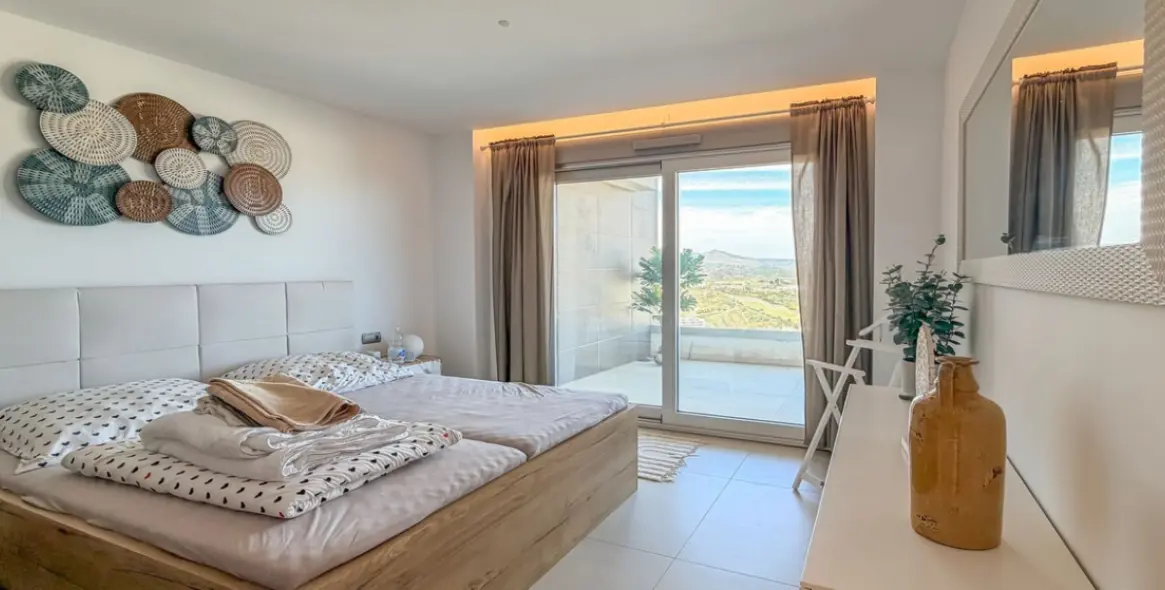 Sale of middle floor apartment in La Cala Golf 12