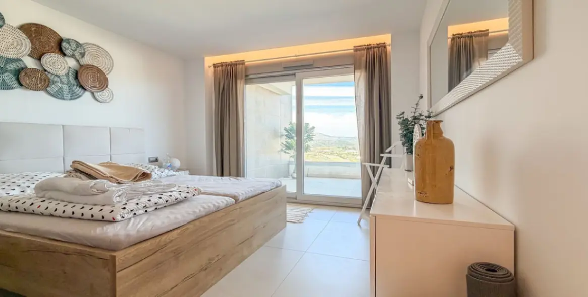 Sale of middle floor apartment in La Cala Golf 14