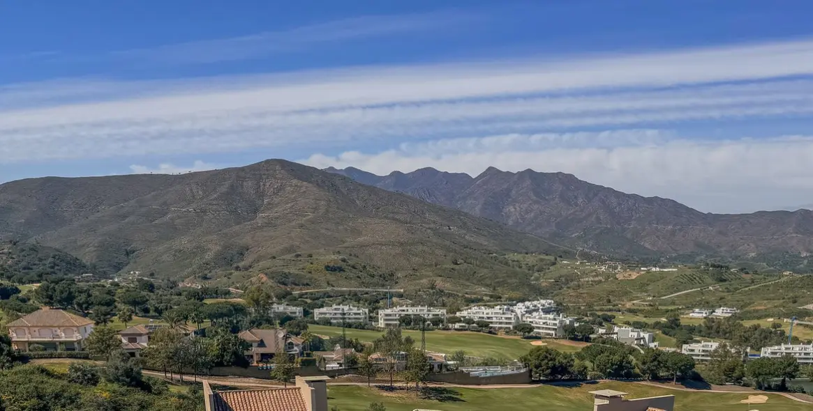 Sale of middle floor apartment in La Cala Golf 17