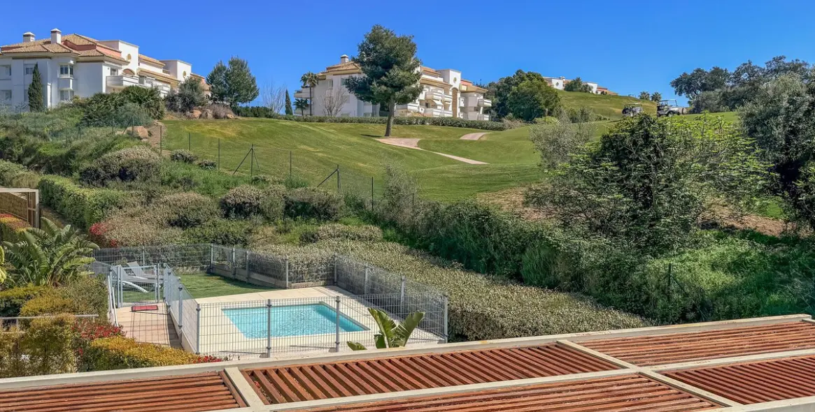 Sale of middle floor apartment in La Cala Golf 20