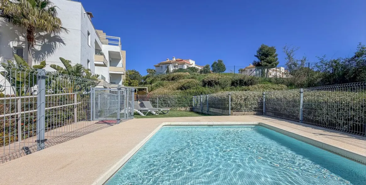 Sale of middle floor apartment in La Cala Golf 21