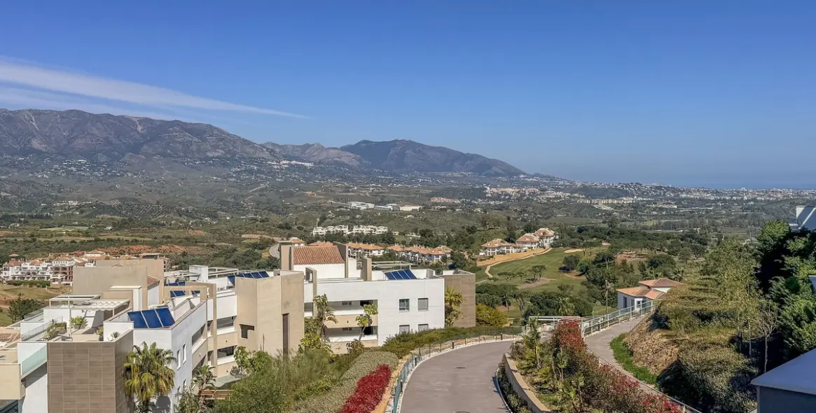 Sale of middle floor apartment in La Cala Golf 24