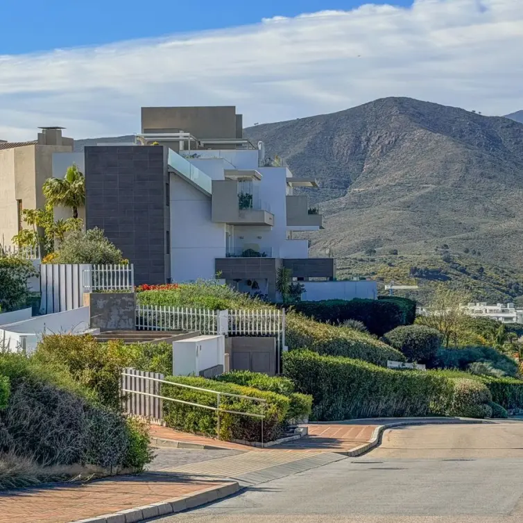Sale of middle floor apartment in La Cala Golf