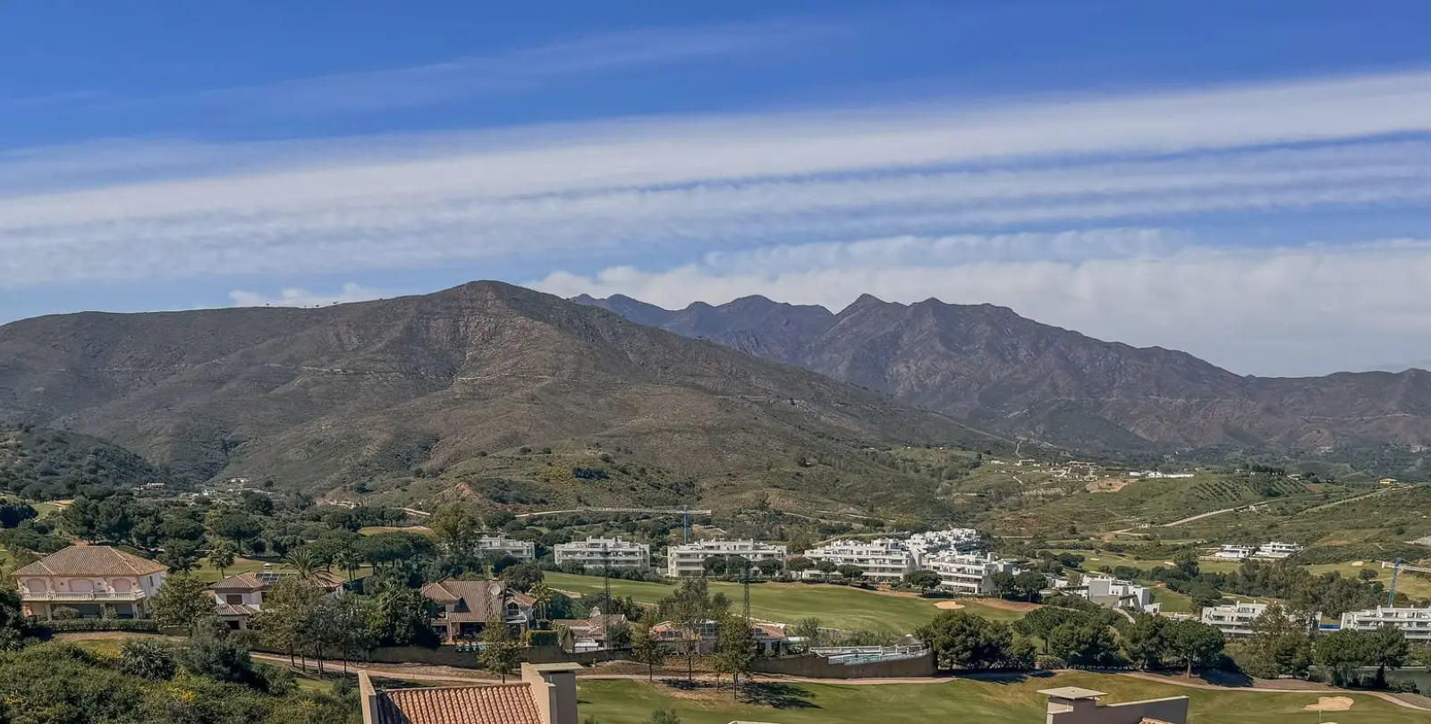 Sale of middle floor apartment in La Cala Golf 18