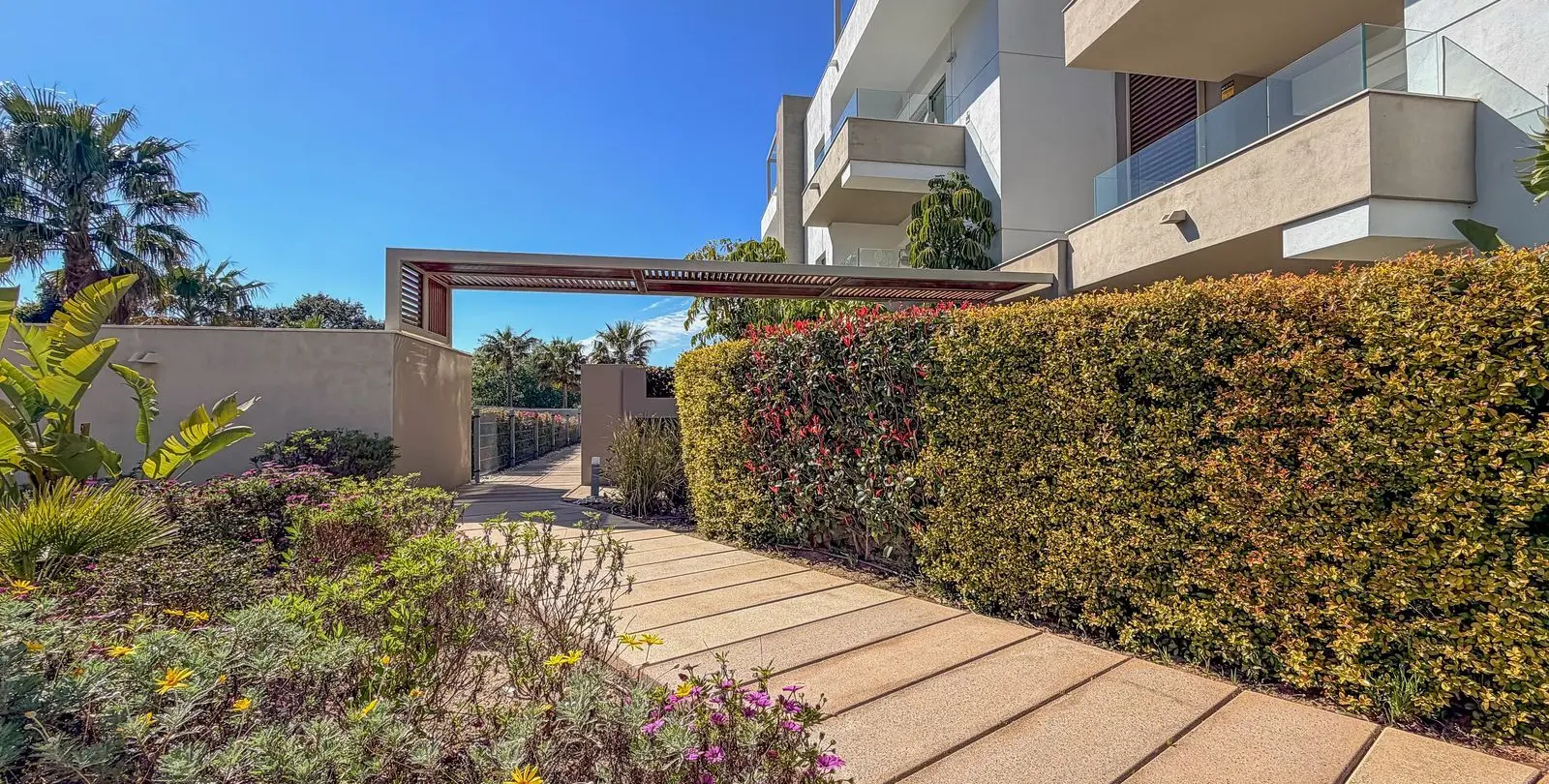 Sale of middle floor apartment in La Cala Golf 22