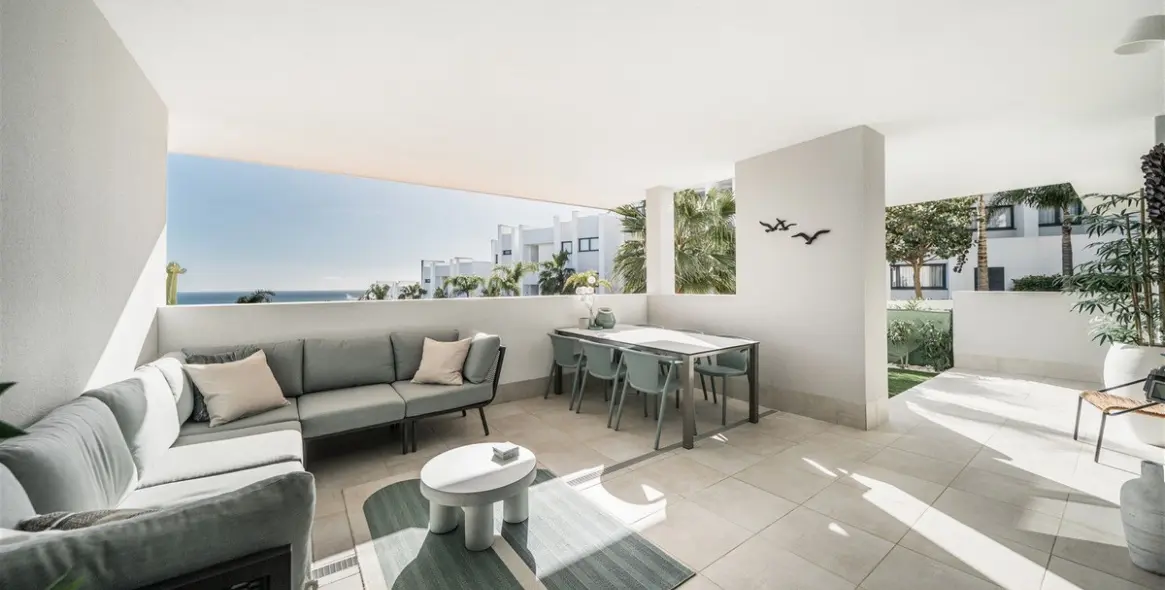 Sale of ground floor apartment in Manilva 2