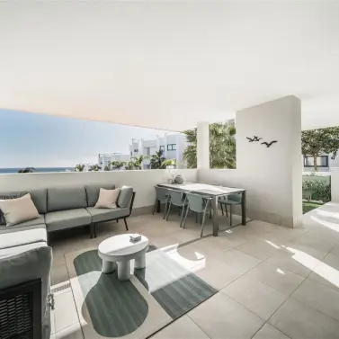 Venta de apartamento en planta baja en Manilva