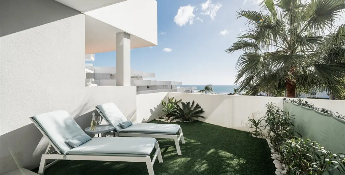 Sale of ground floor apartment in Manilva 5