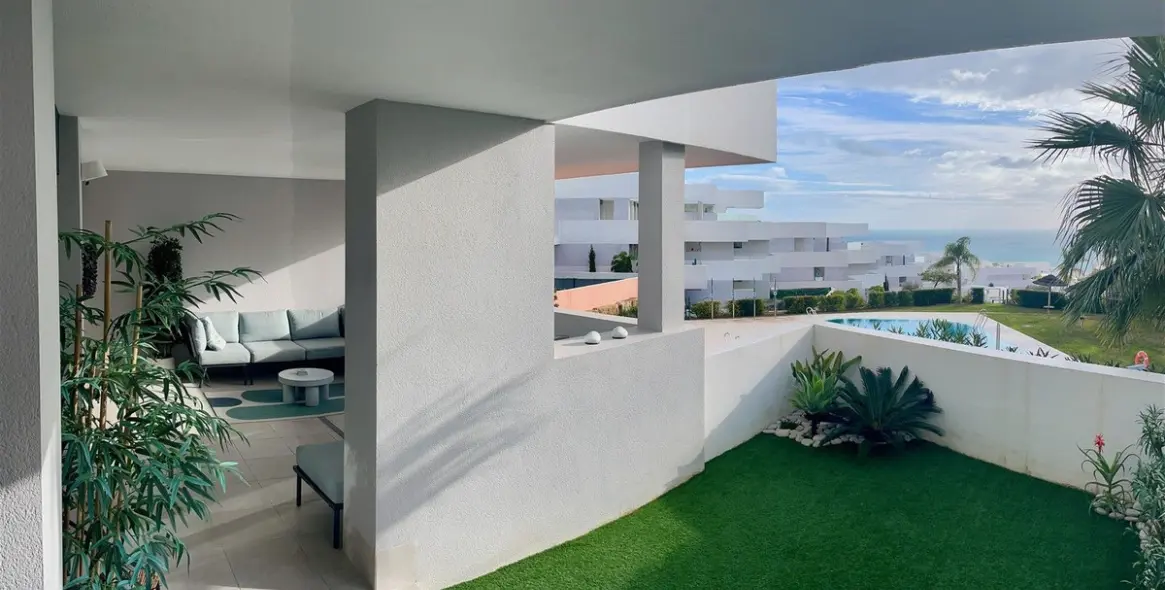 Sale of ground floor apartment in Manilva 8