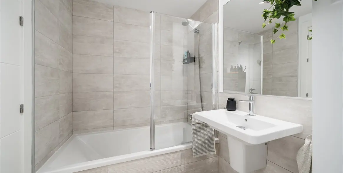 Sale of ground floor apartment in Manilva 16