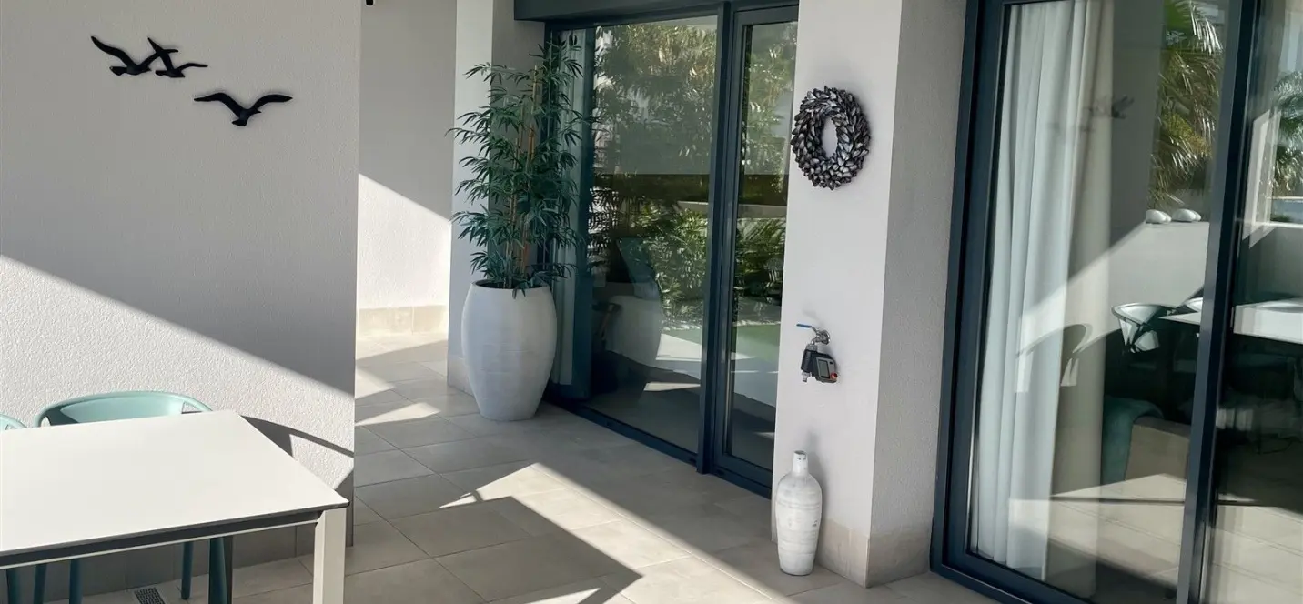 Venta de apartamento en planta baja en Manilva 3