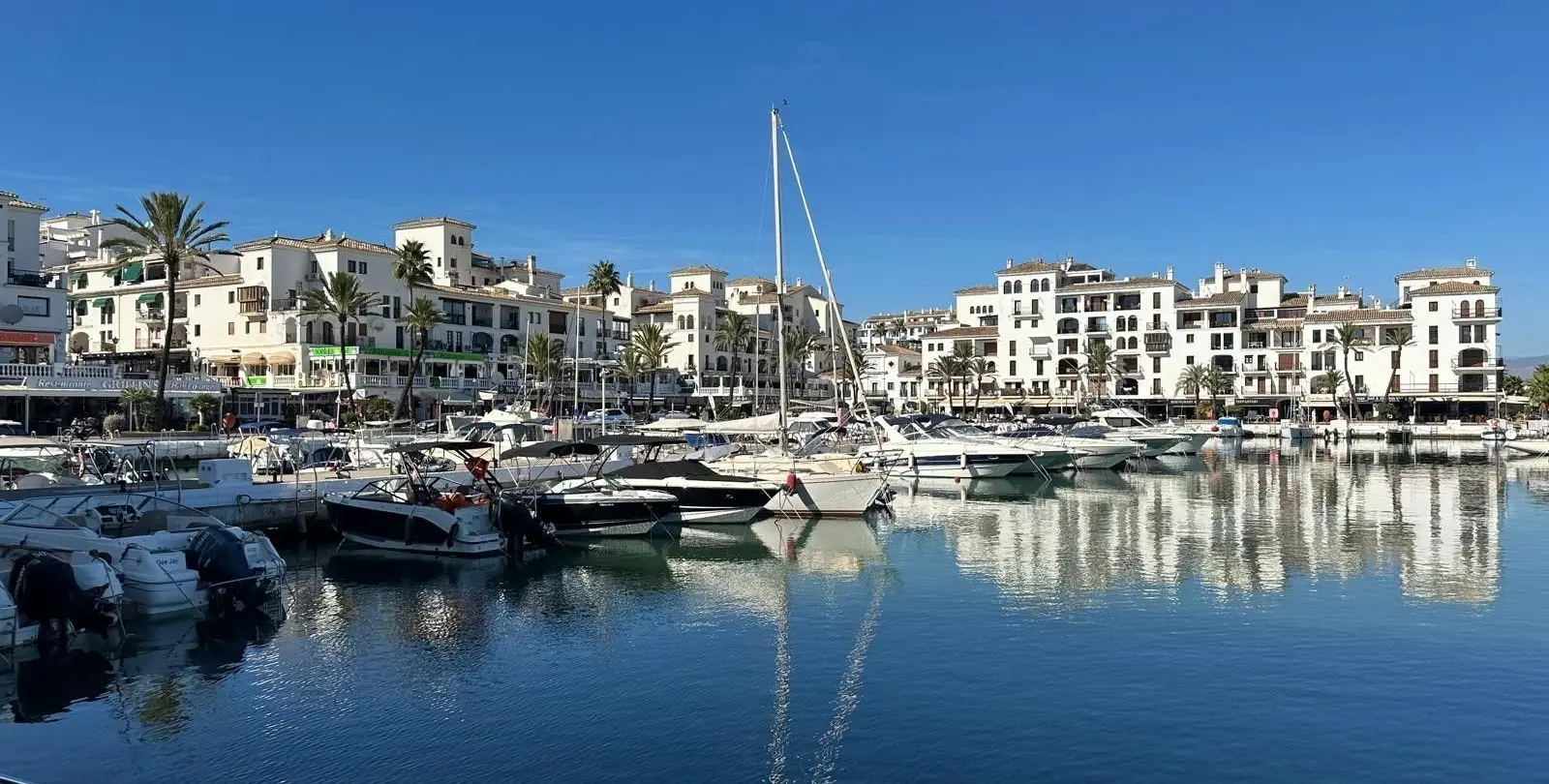 Venta de apartamento en planta baja en Manilva 28