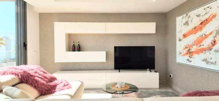 Sale of middle floor apartment in Cancelada 1