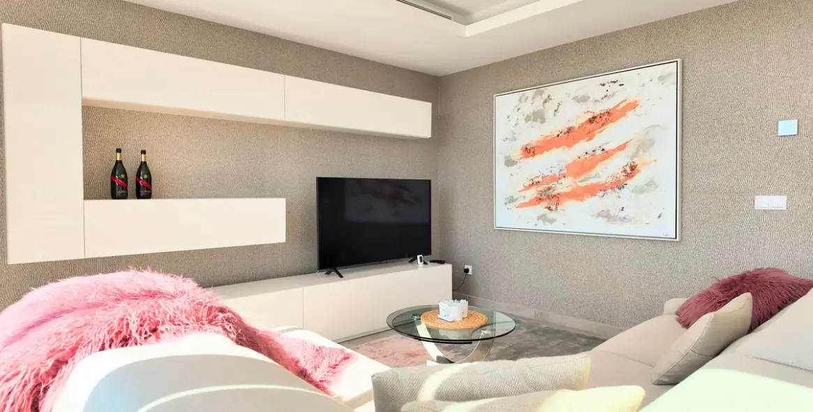 Sale of middle floor apartment in Cancelada 3