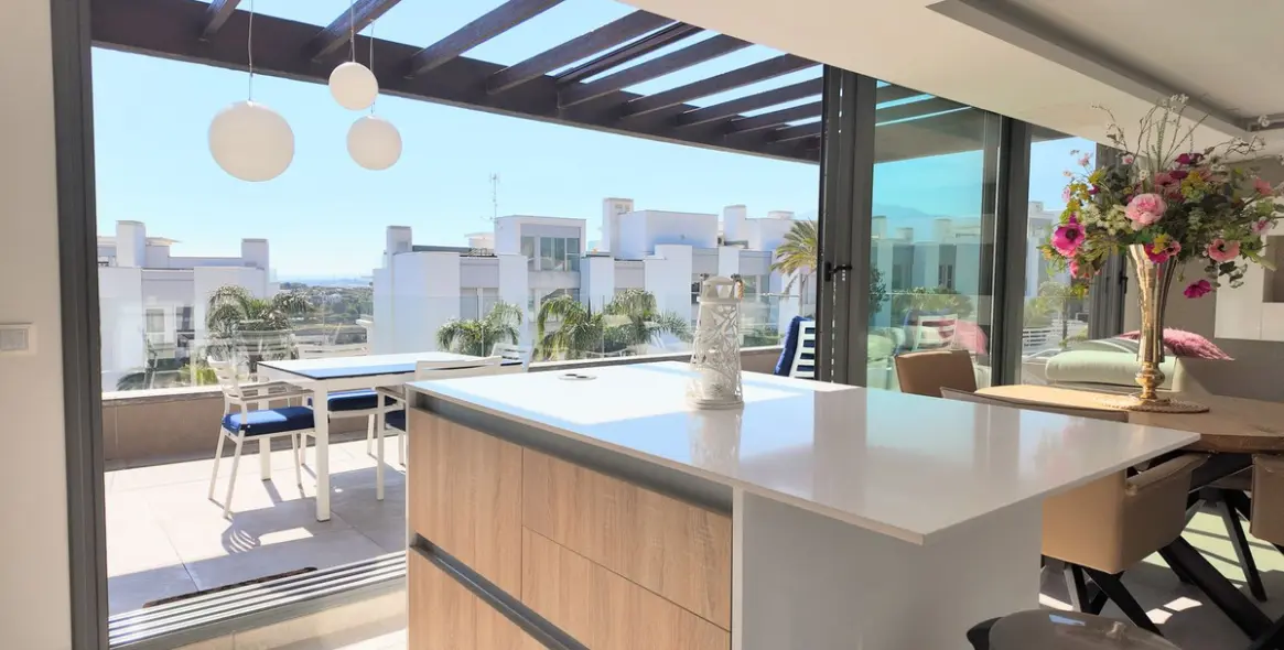 Sale of middle floor apartment in Cancelada 7